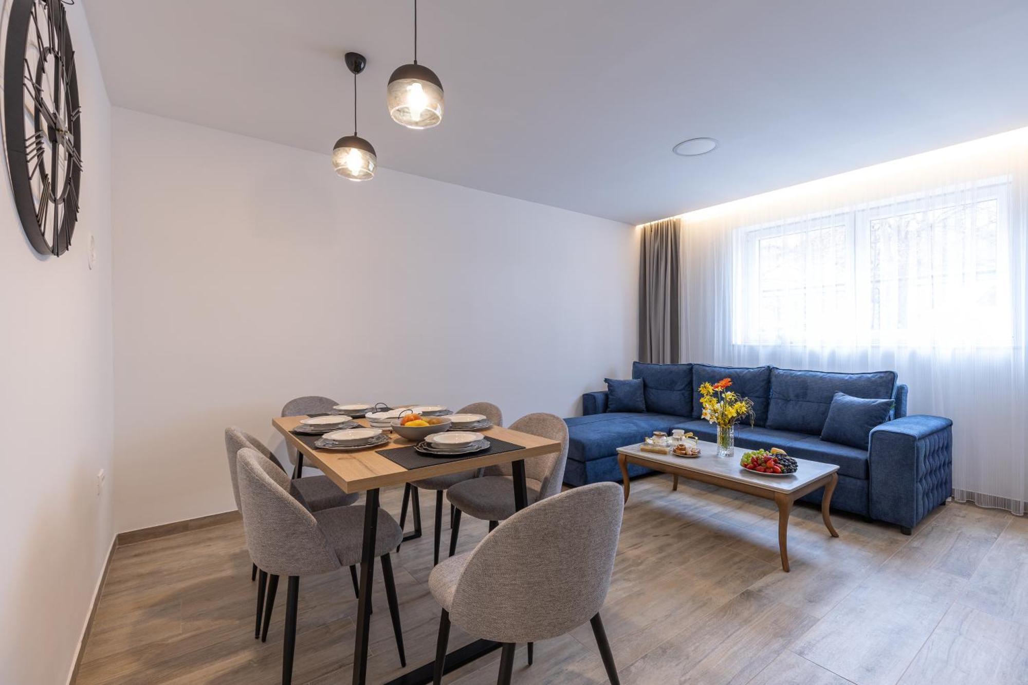 Cosmic Gate Apartment *